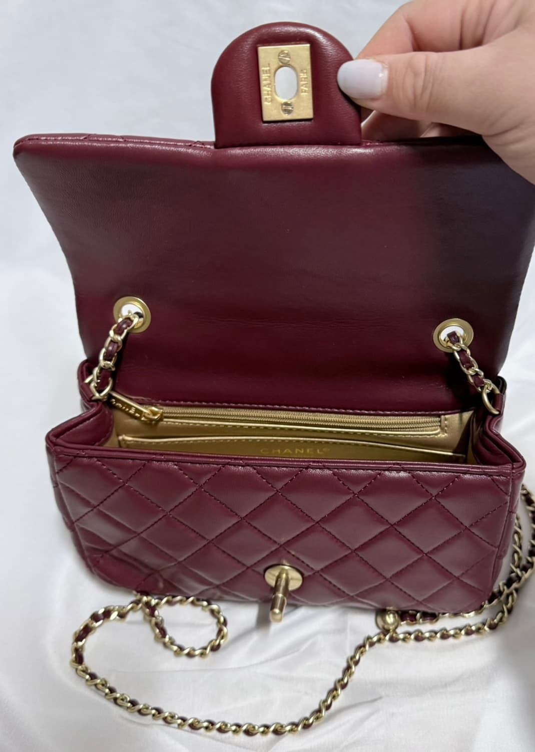 샤넬 클래식 뉴미니 골든볼 플랩백 상품이미지4
