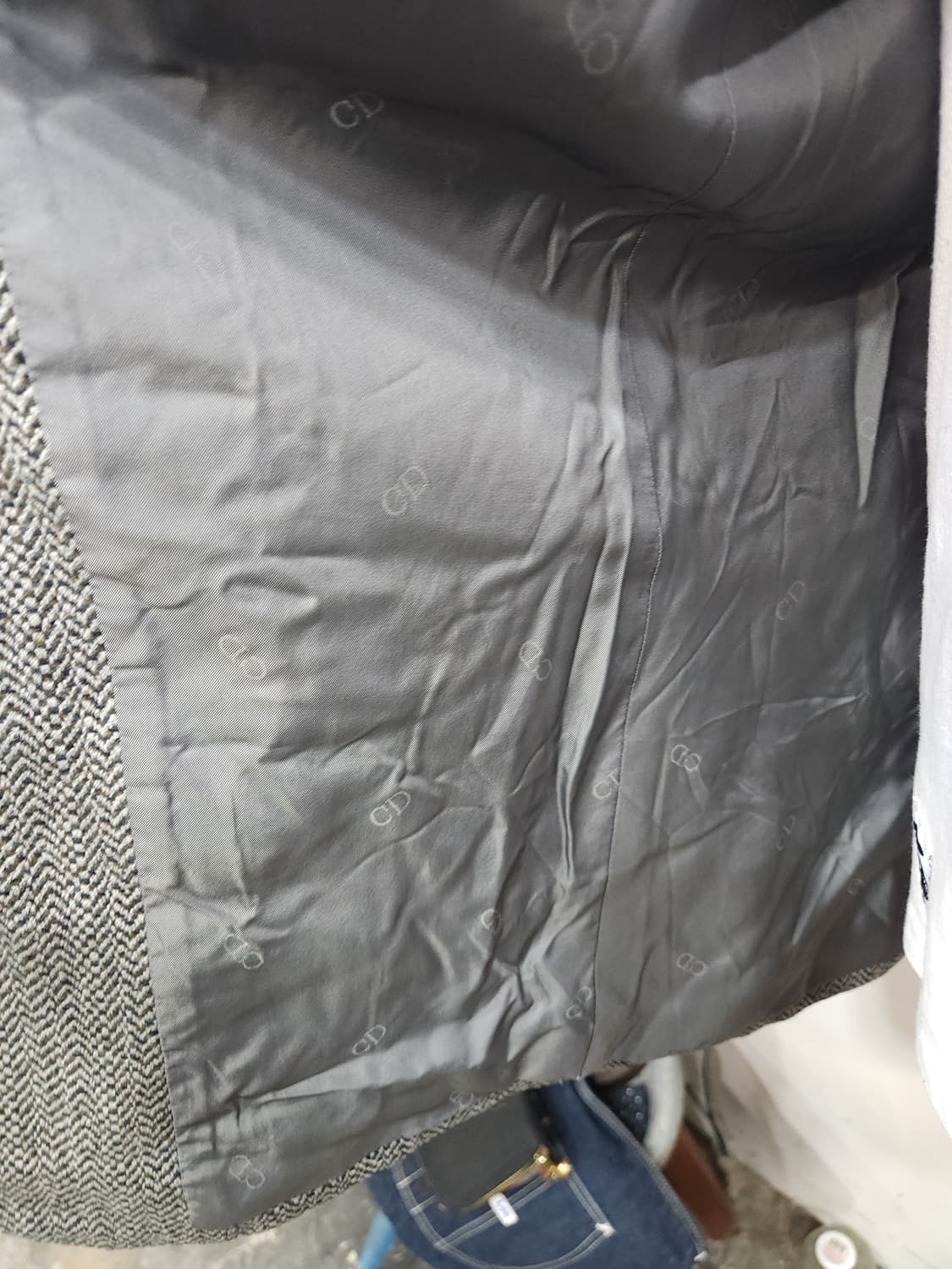 크리스찬디올 몬슈어 울 헤링본 블레이저 일본판

 상품이미지8