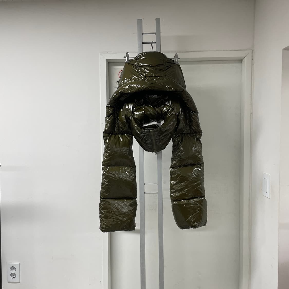 juun.j 후드 패딩 머플러 카키 상품이미지1