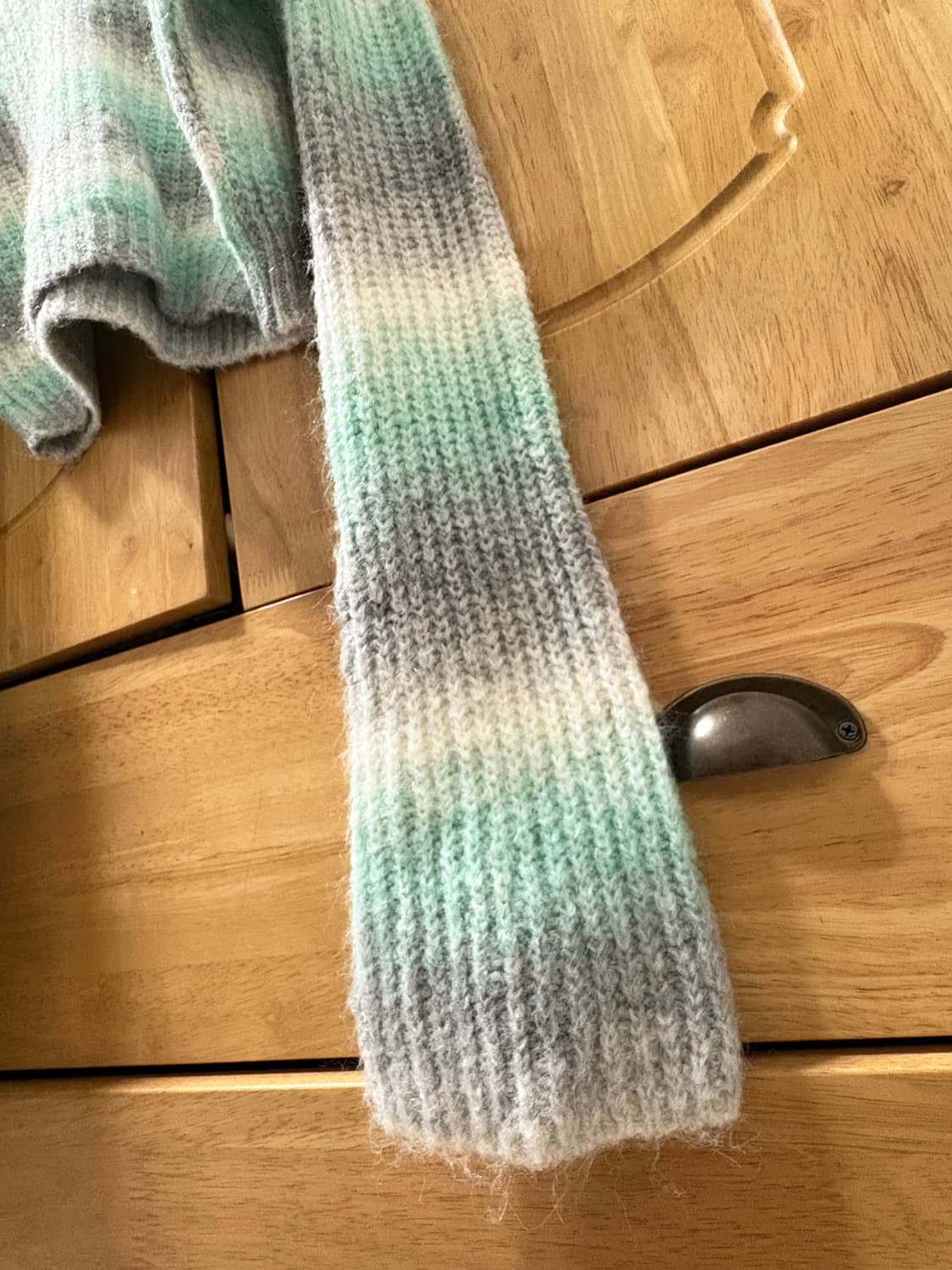 모리걸 민트그레이 크롭 니트 스웨터 상품이미지3