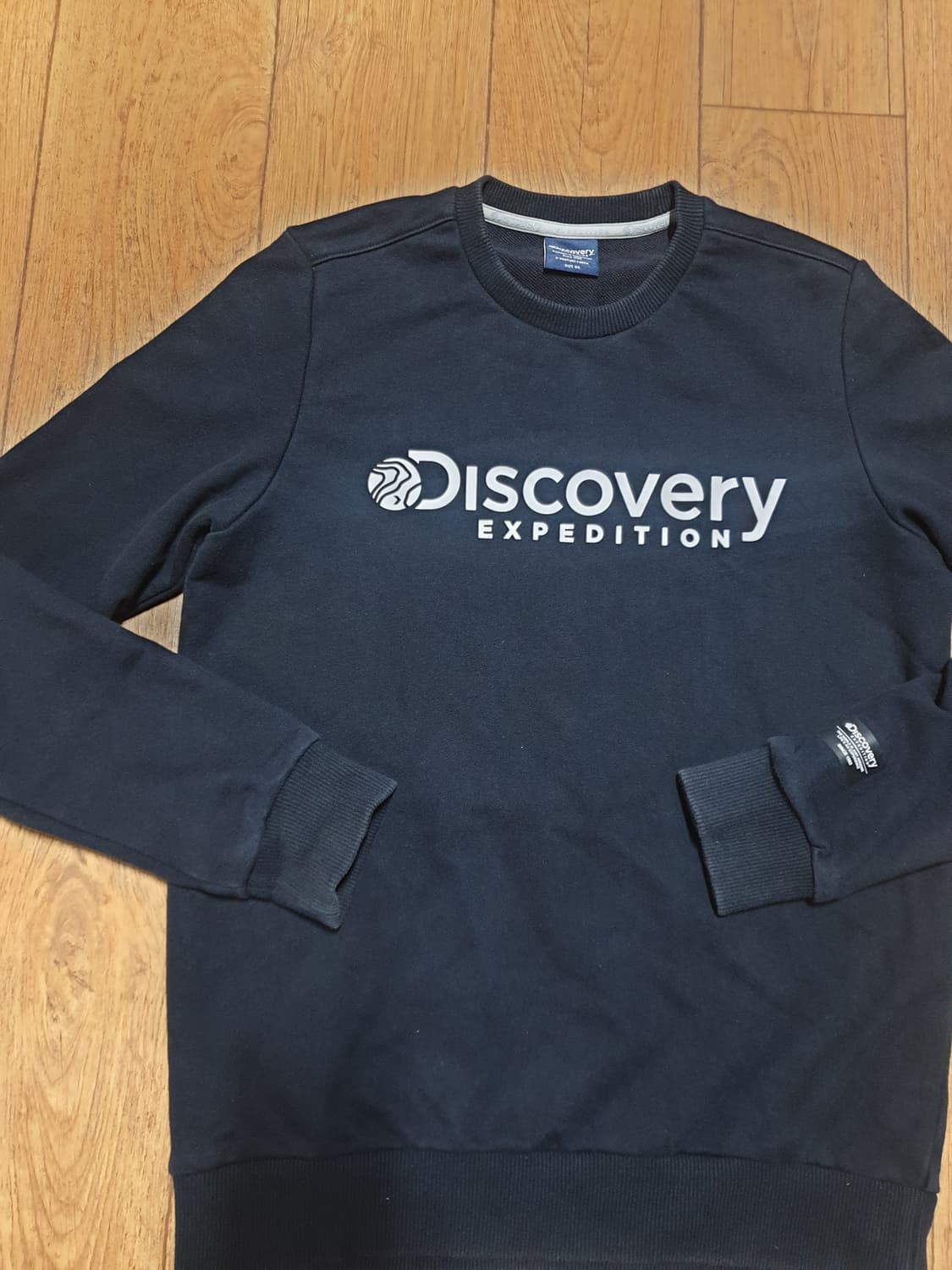 1222 디스커버리 맨투맨티 95 사이즈입니다 상품이미지4