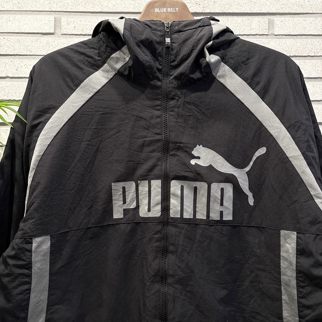 PUMA 퓨마 00s 패디드 퍼포먼스 자켓 빅로고 패널 디테일 차콜 상품이미지4