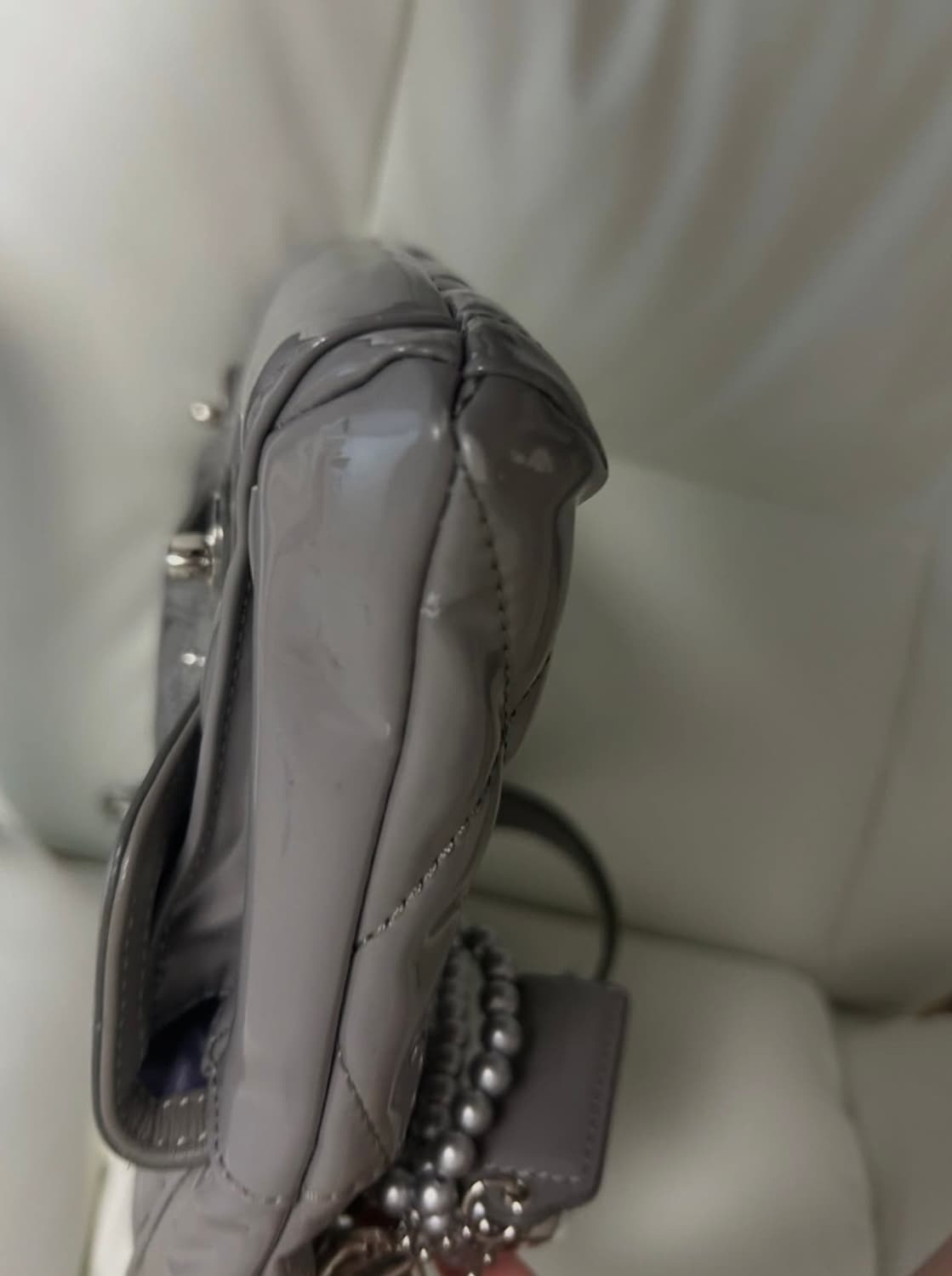 ⭐️🧚🏻‍♀️레어))Coach 그레이 에나멜 숄더백 상품이미지3