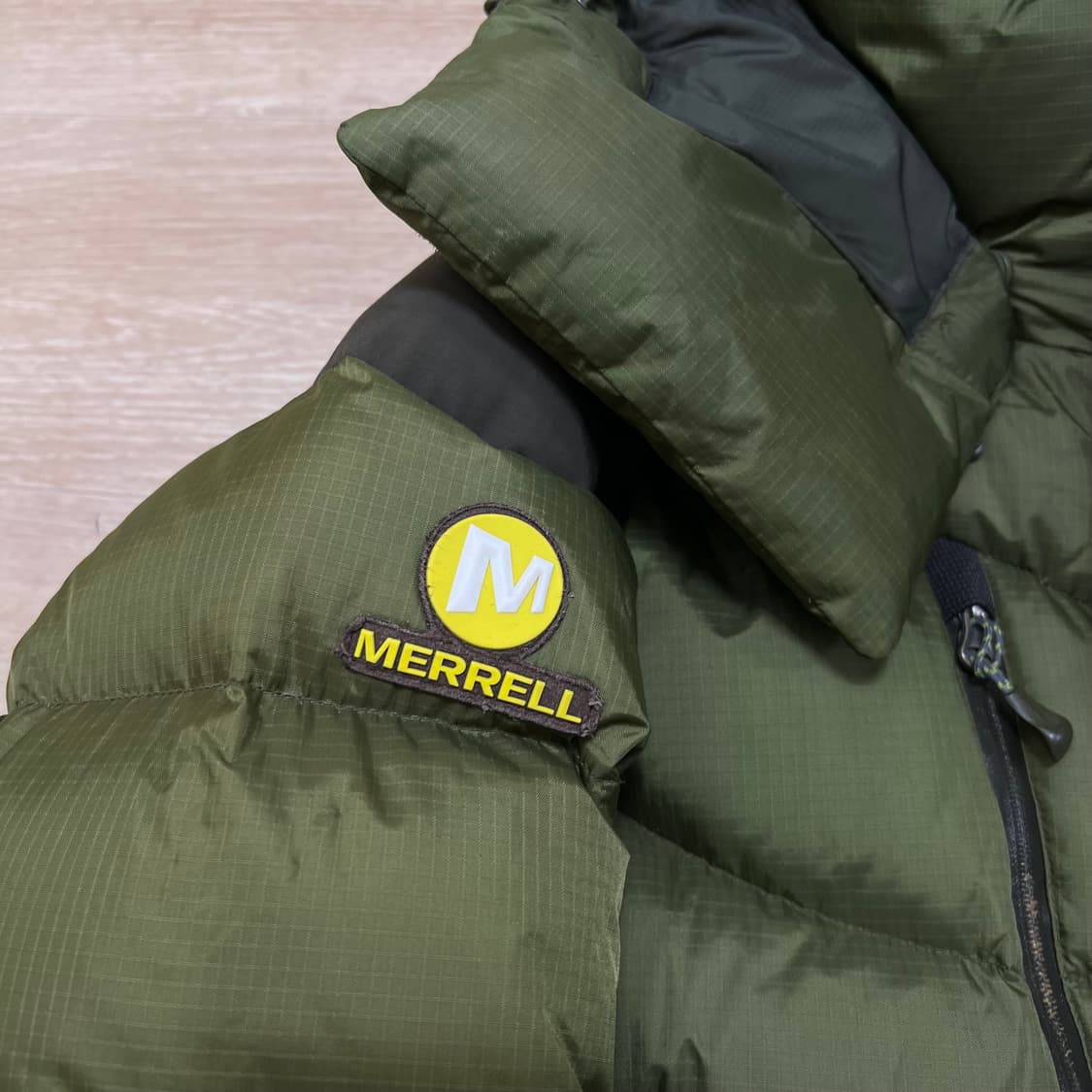 머렐 아웃도어 구스다운 로고 후드 패딩 점퍼 [카키] M/95 상품이미지5