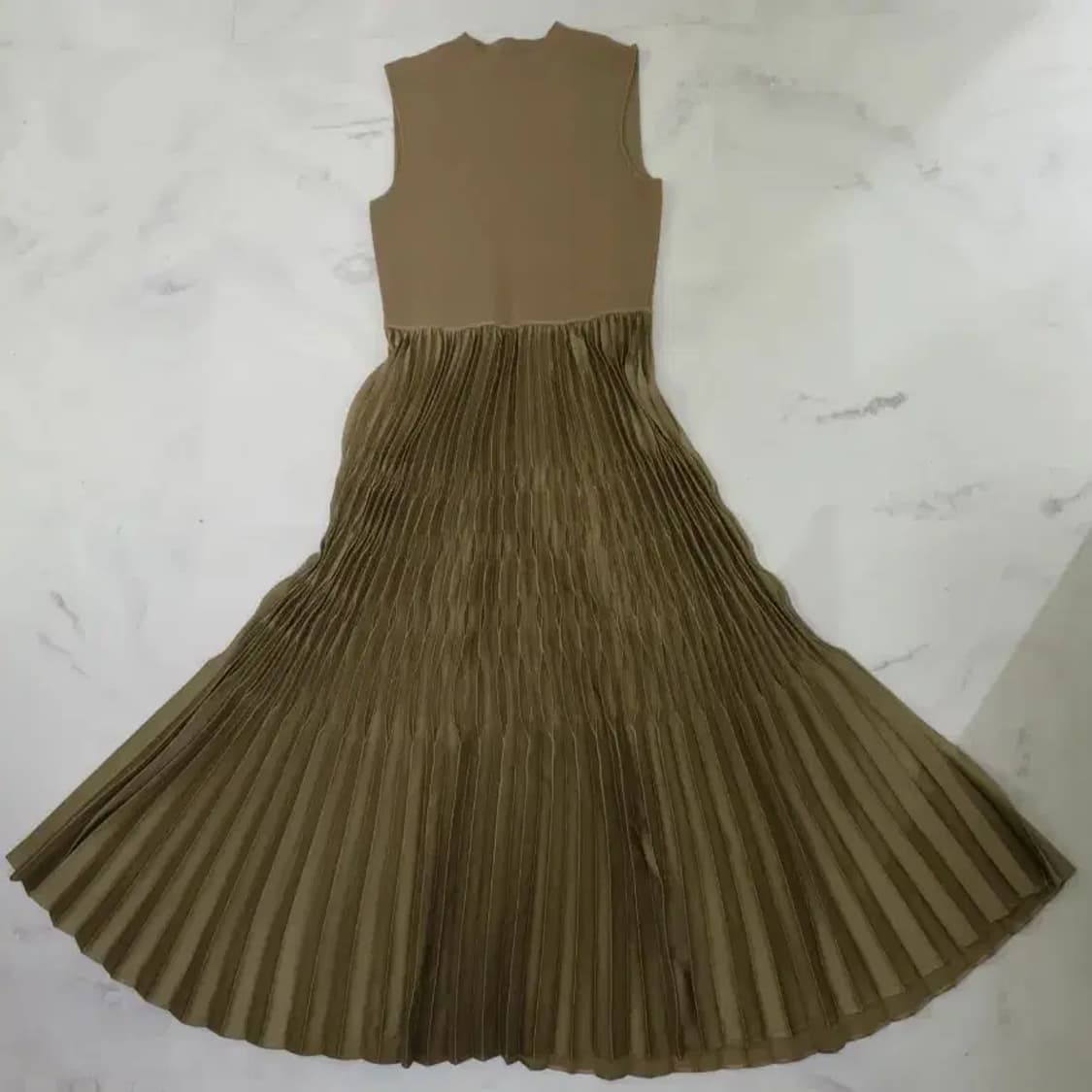 Theory 니트 플리츠 원피스 M 상품이미지5