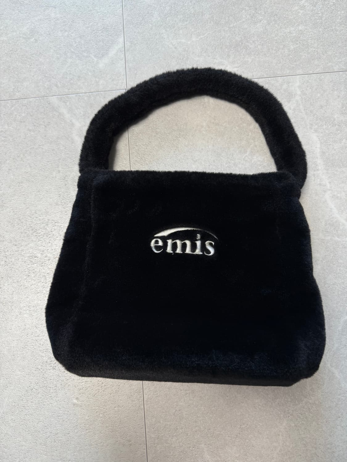 EMIS 이미스 뉴 로고 퍼 토트백 상품이미지1