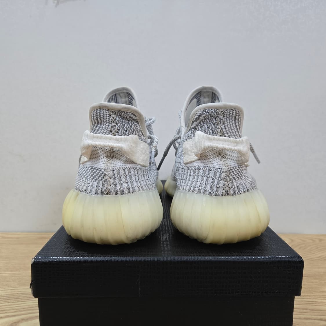 290 아디다스 이지부스트 350v2 스테틱 화이트 상품이미지4