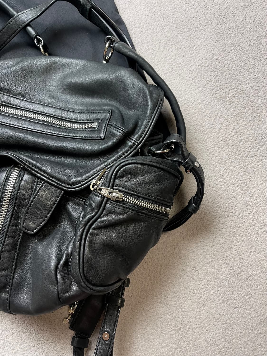 알렉산더왕 마르티 백팩 (블랙) 상품이미지5