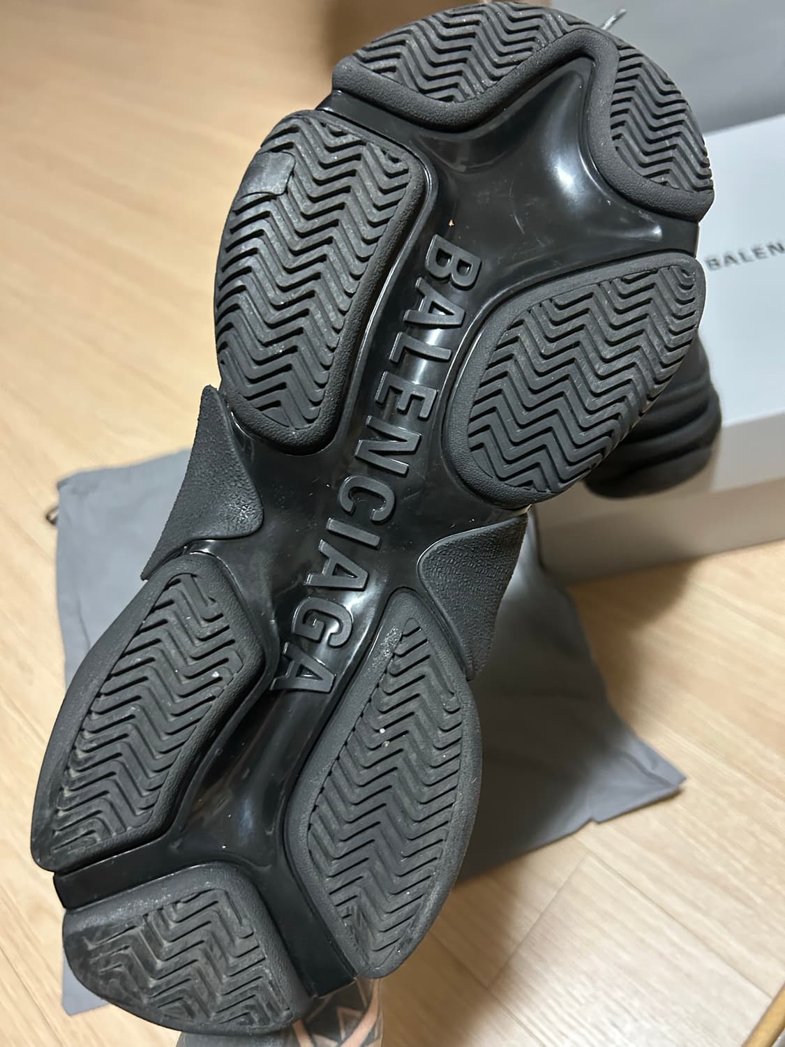 Balenciaga triple s 40 상품이미지5