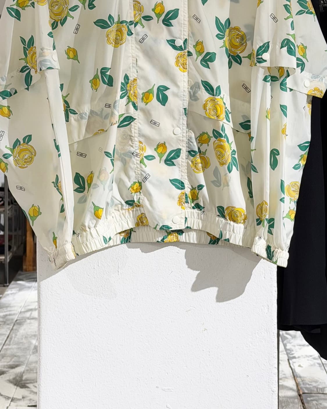 발렌시아가 스포츠 화이트 BB로고 옐로우 로즈 프린팅 셋업 상품이미지4