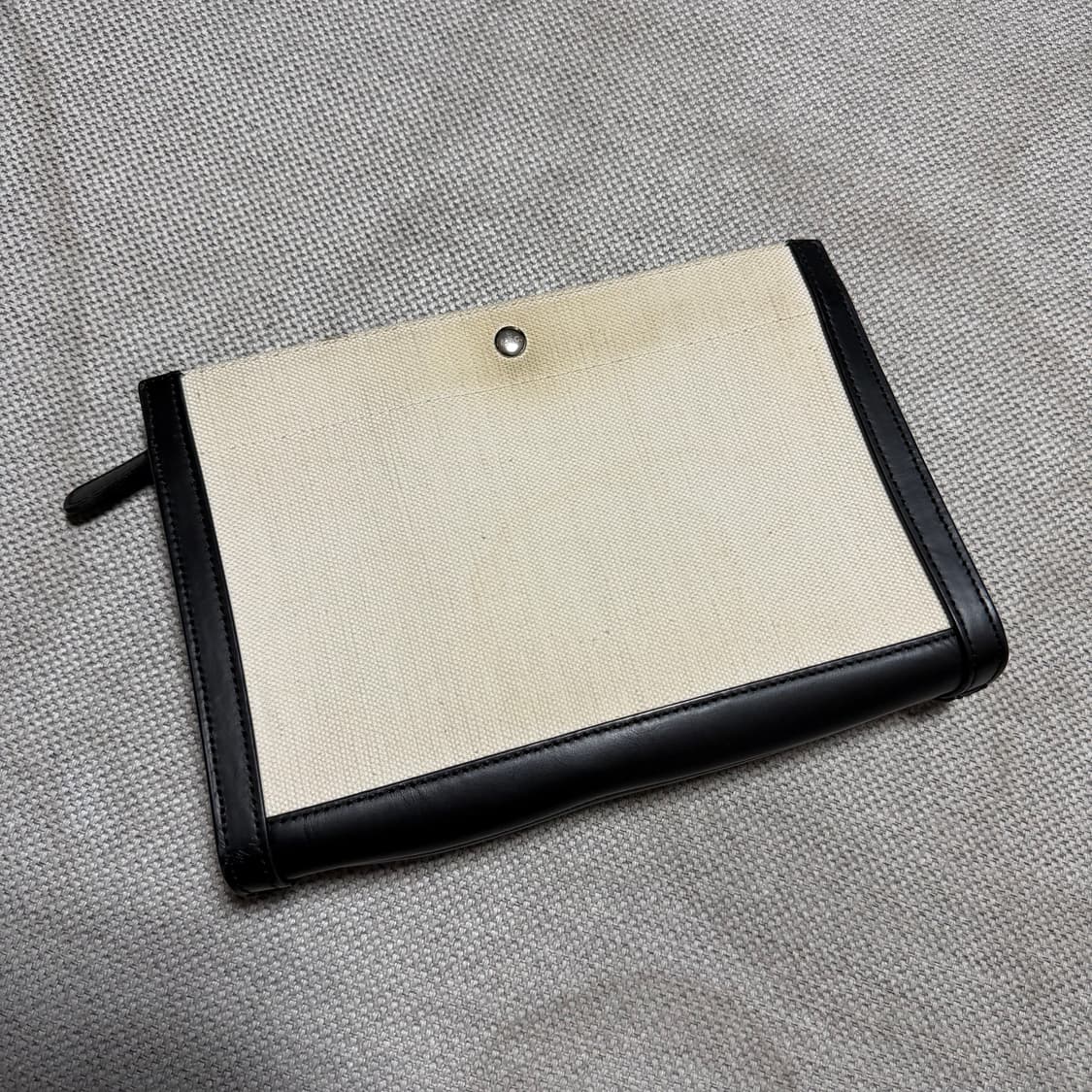 A.P.C. (아페쎄) 카밀 베이지 클러치백 상품이미지4