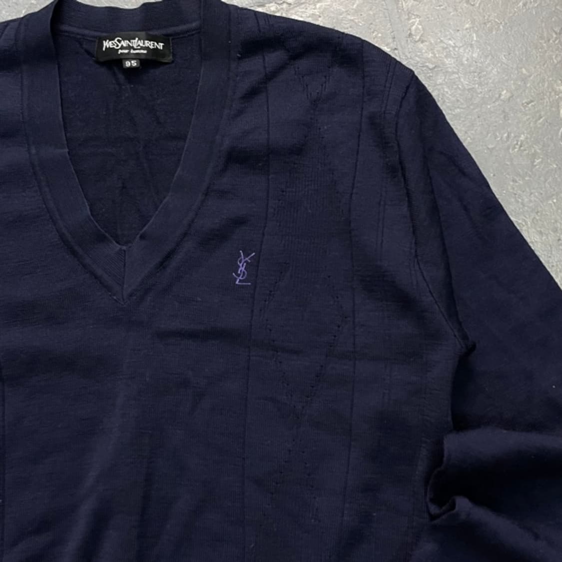 95 입생로랑 브이넥 니트 상품이미지2