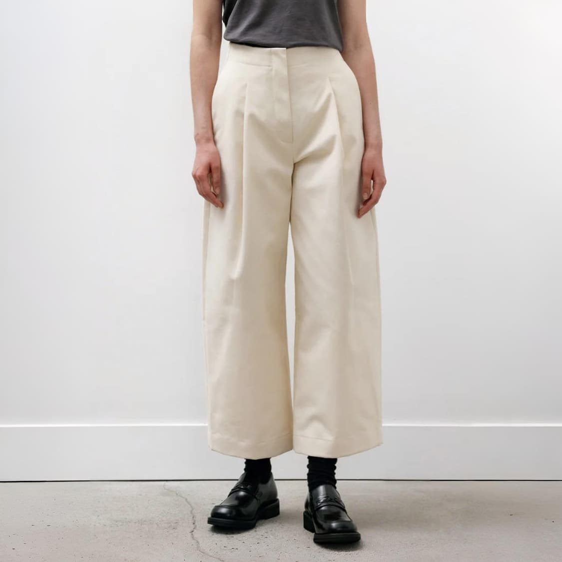 STUDIO NICHOLSON 돌도니 커브드 팬츠 - 0 상품이미지1