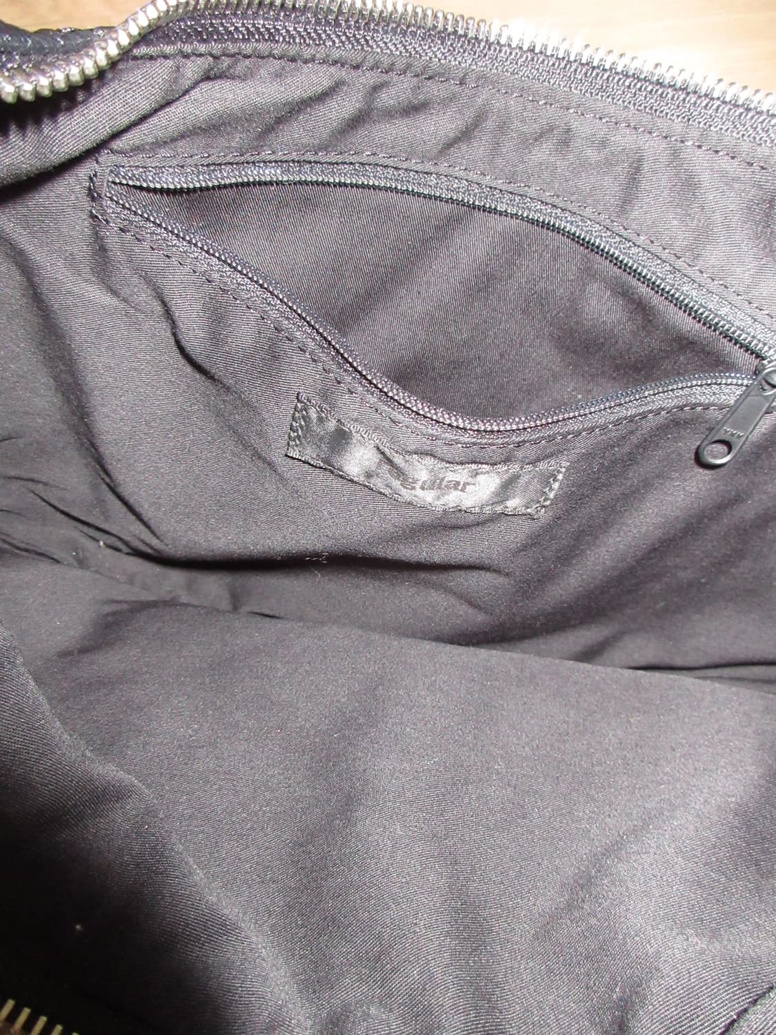 레귤라 숄더백 상품이미지3