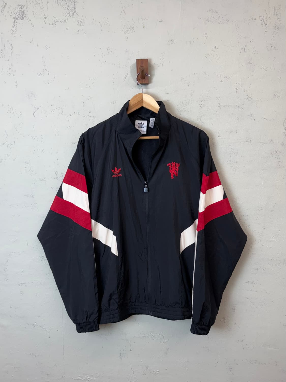 아디다스 맨체스터 유나이티드 바람막이 상품이미지1