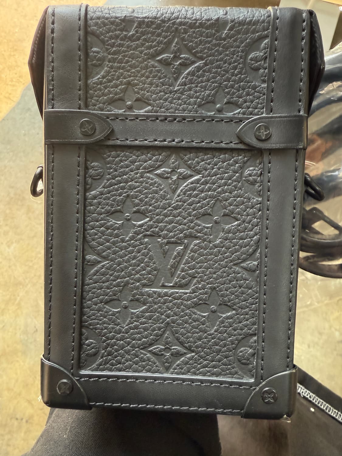 루이비통 버질아블로 S락 토리옹 버티컬 트렁크 크로스백 상품이미지5