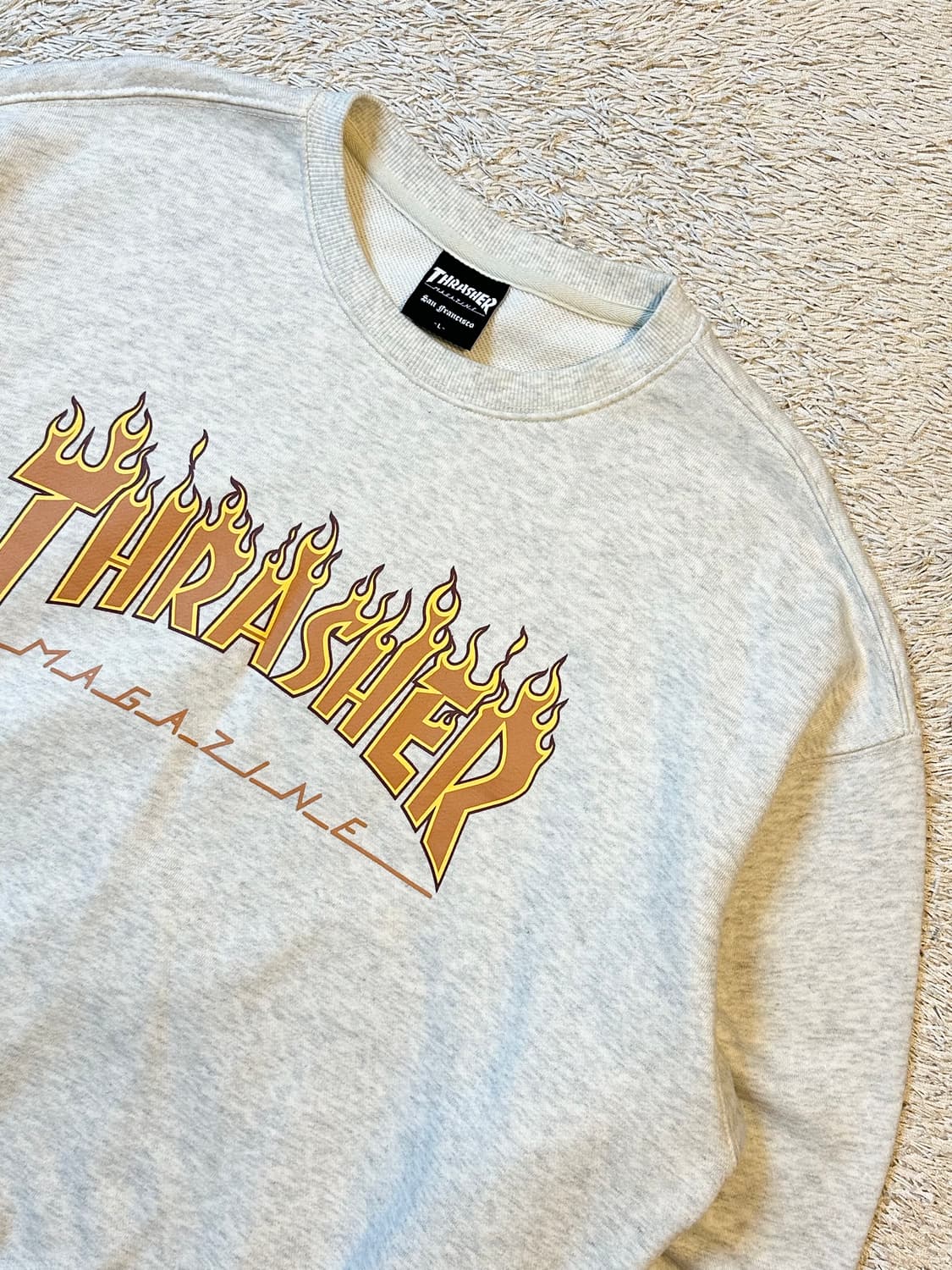 트레셔 THRASHER 플레임 로고 맨투맨 오트밀 상품이미지2