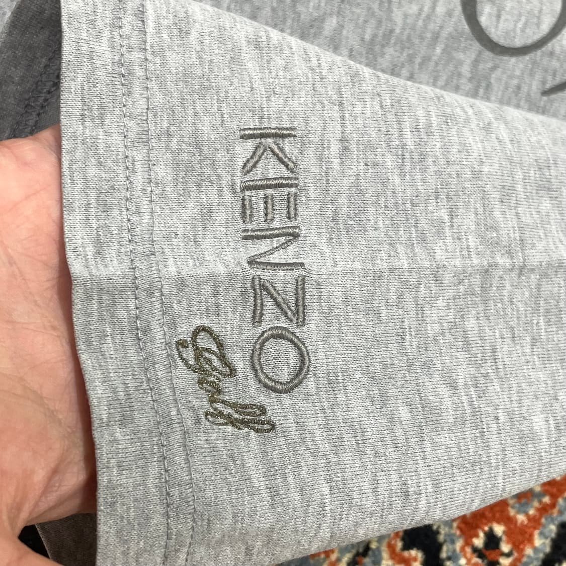 겐조 KENZO 골프 스펠 프린팅 그레이 반팔티셔츠 남성F 상품이미지4