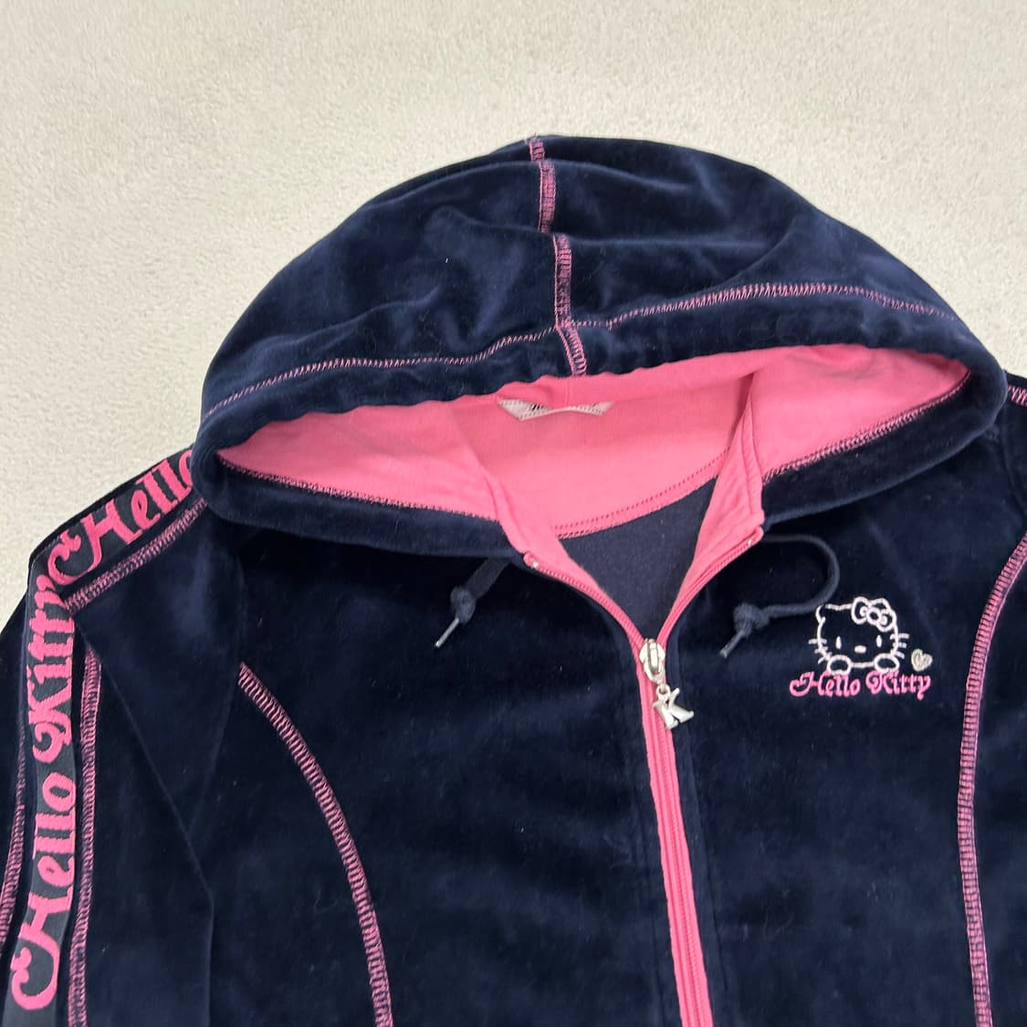 Hello Kitty Navy Velour Hoodie Zip-up 상품이미지5