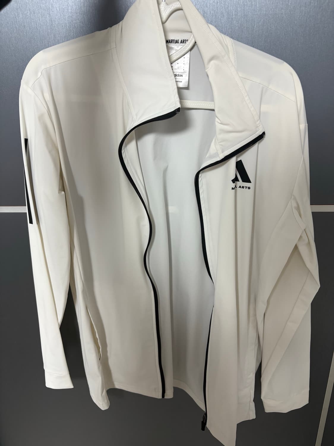 아디다스 흰색 바람막이 상품이미지1
