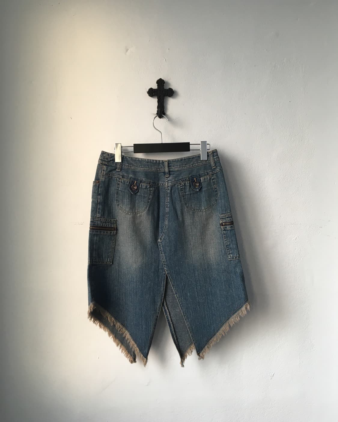 Fringe point unbalanced midi skirt 상품이미지3