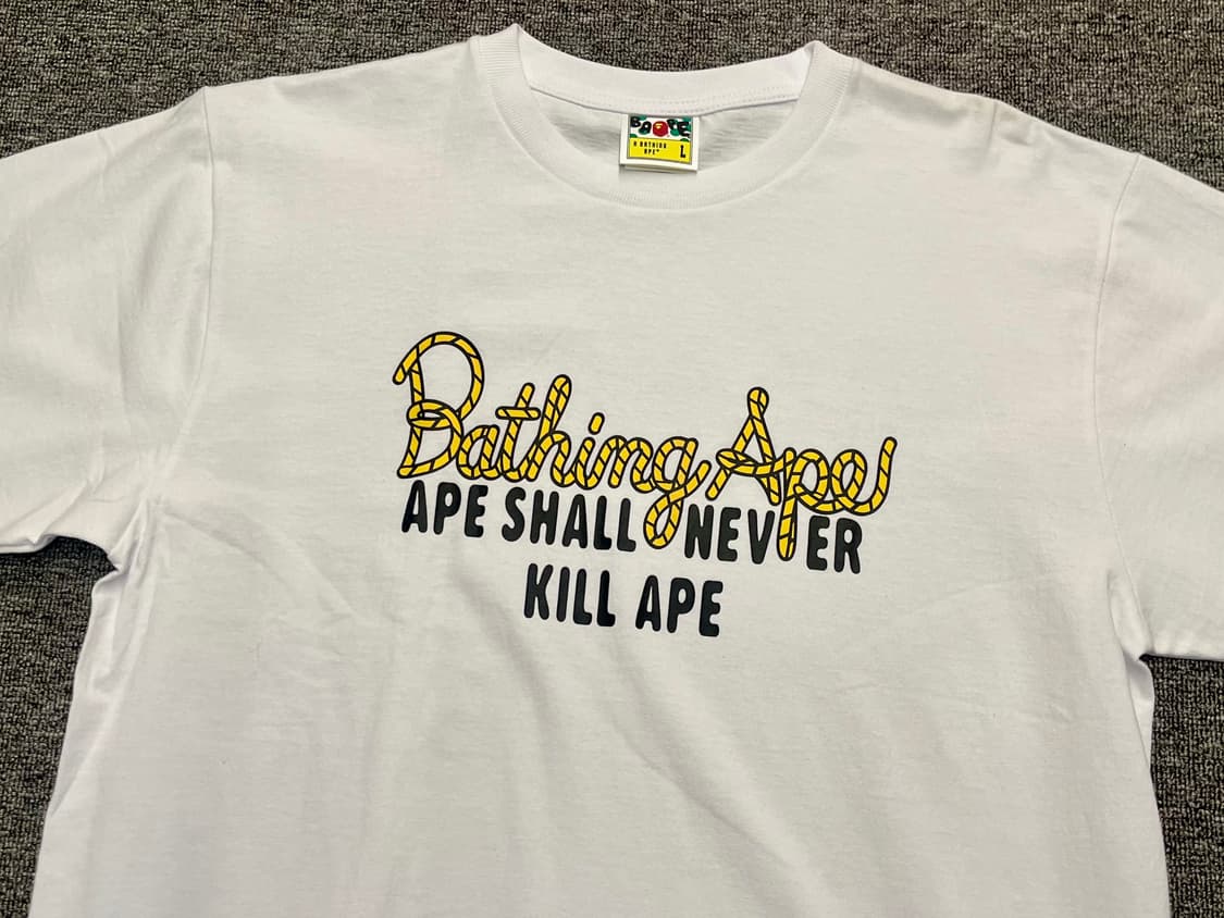 [100] 베이프 반팔티 새제품 L 상품이미지2