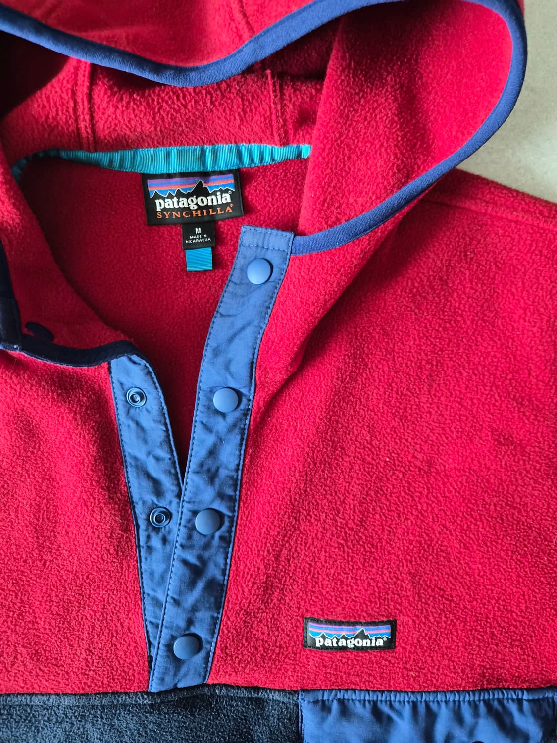 빈티지 파타고니아 신칠라 후드 풀오버 레드네이비 매티보이 착용 상품이미지3
