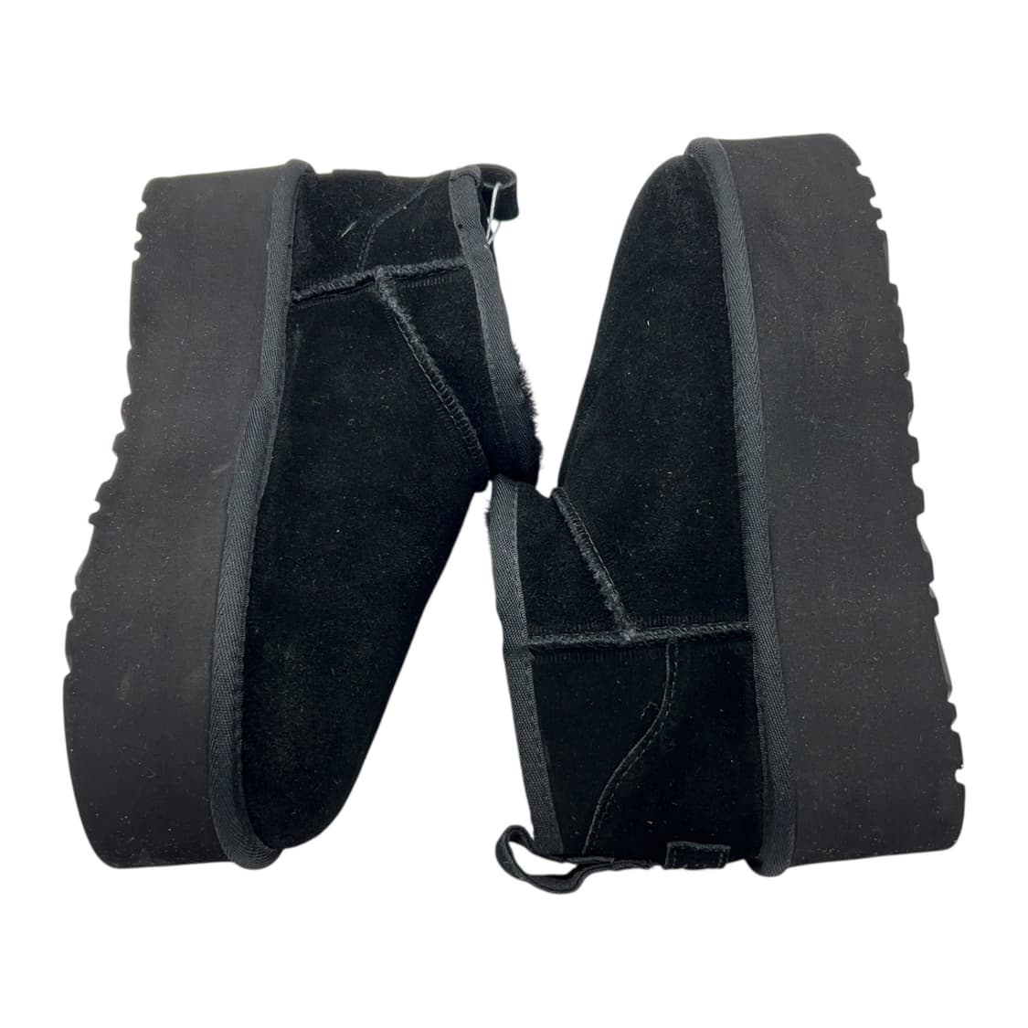 230 W 어그 클래식 울트라 미니 플랫폼 부츠 블랙 상품이미지3