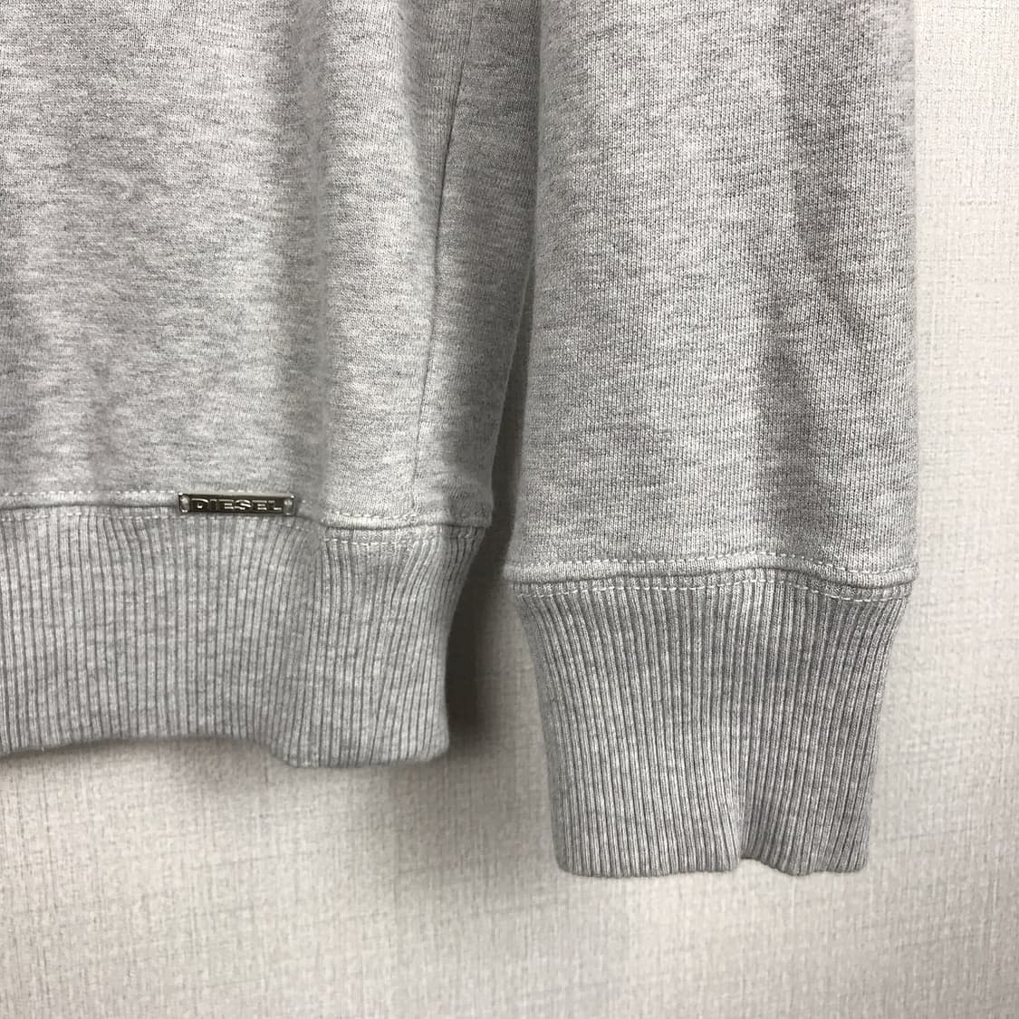 디젤 지퍼 디테일 맨투맨 티셔츠 남성M (95) 상품이미지4