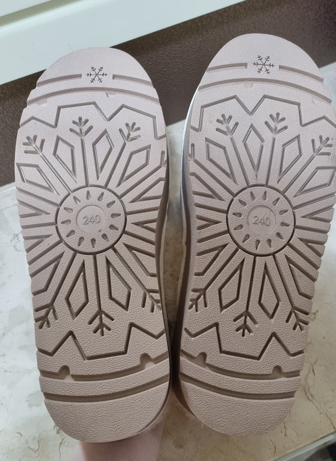 슈펜 신세틱 스웨이드 투웨이 플랫폼 웜샌들 아이보리 털 슬리퍼 상품이미지4