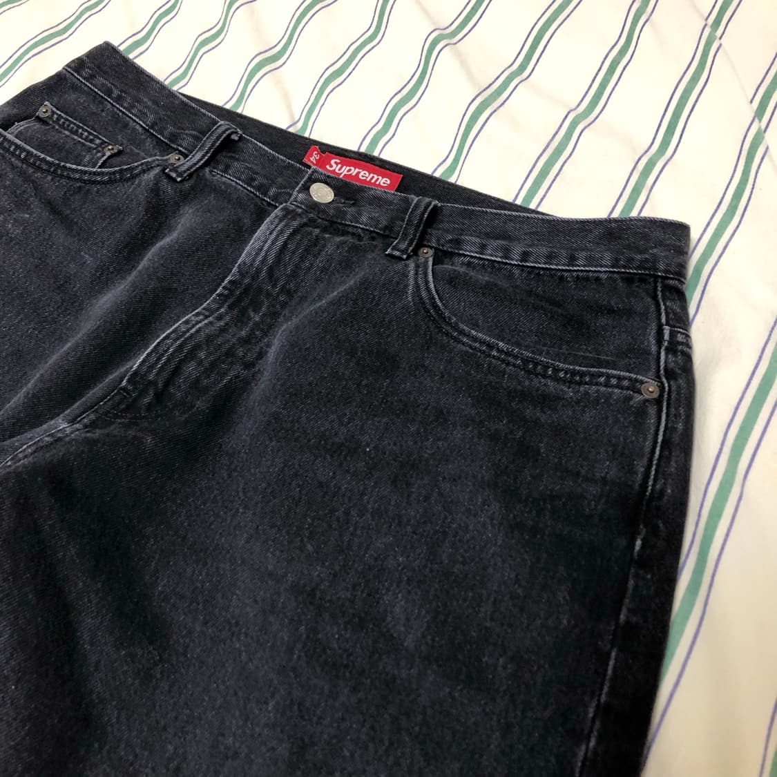 FW24 슈프림 배기진 흑청 34 상품이미지4