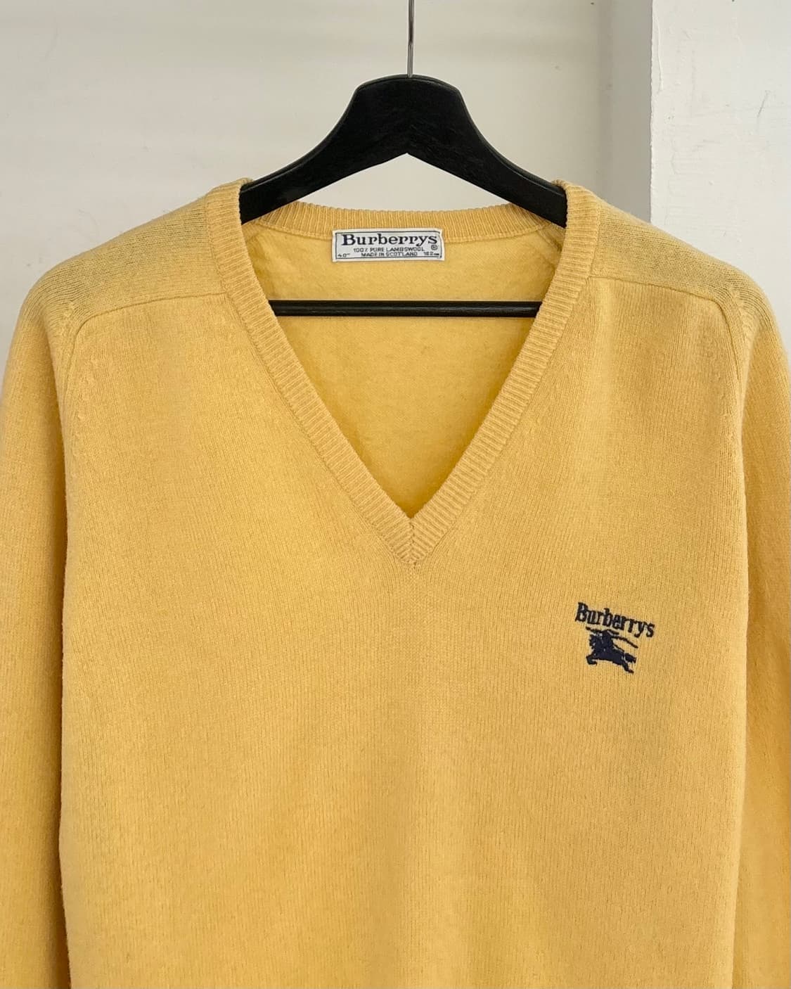 버버리 빈티지 옐로우 브이넥 풀오버 니트 스웨터 상품이미지2
