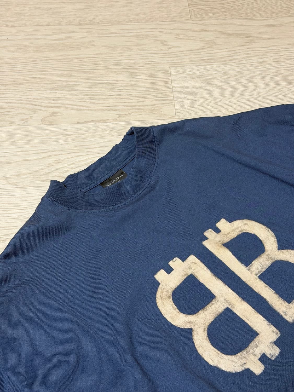 발렌시아가 크립토 반팔 티셔츠 블루 상품이미지2