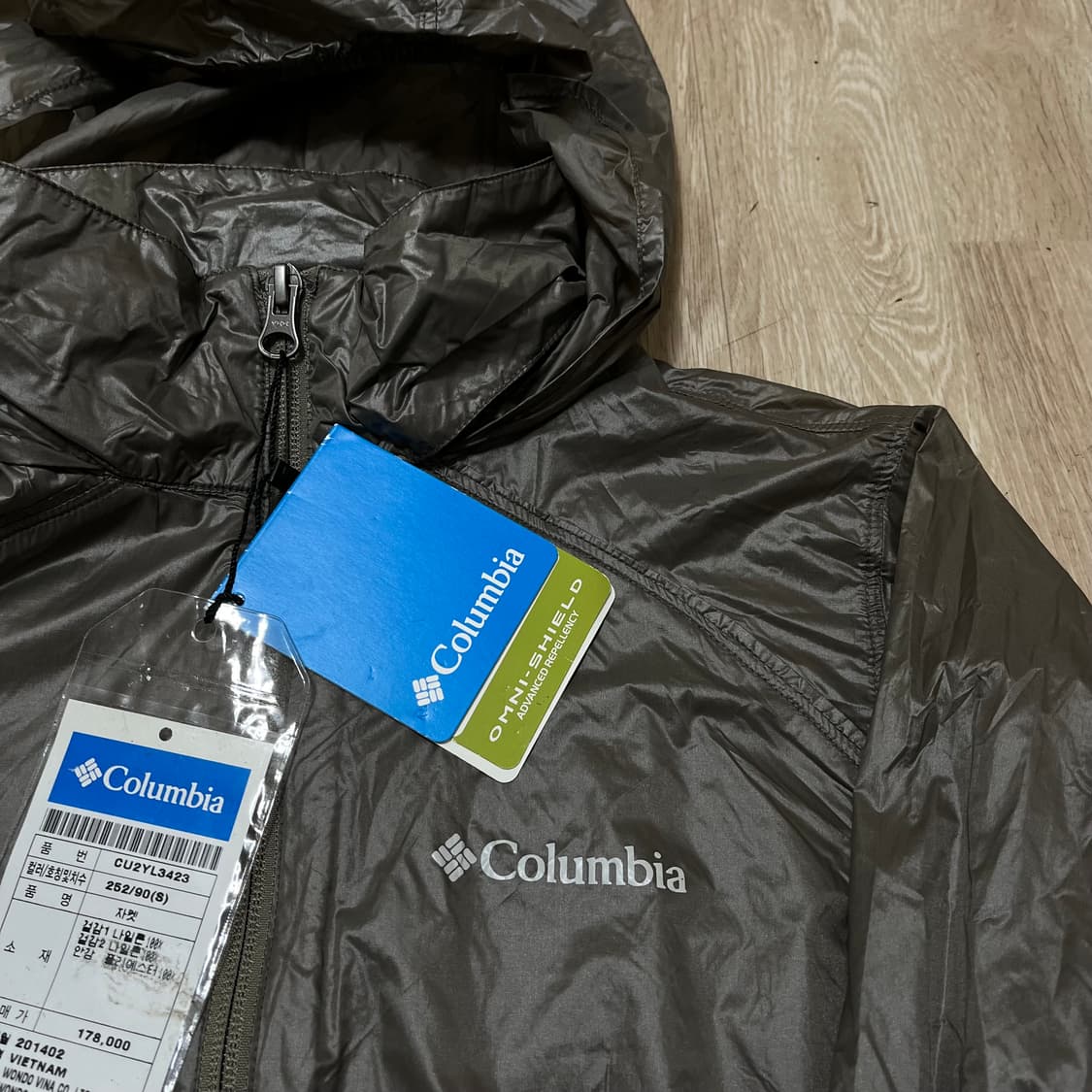 컬럼비아 여성 Omni-Shield 경량 바람막이 자켓 S/90 상품이미지4