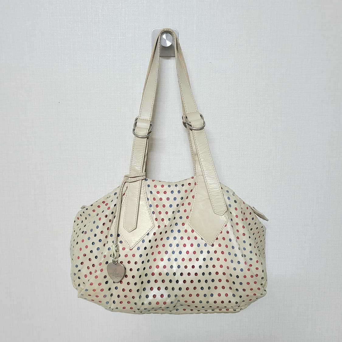 비비안웨스트우드 퍼포 숄더백 상품이미지1