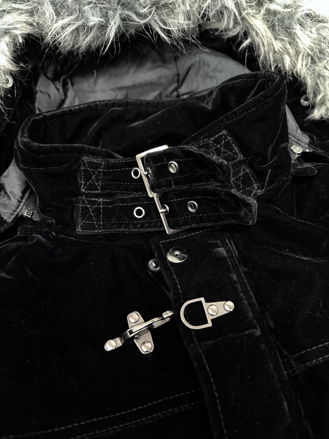 [OVERACHIEVER]00’s White Fur Black Velve 상품이미지7