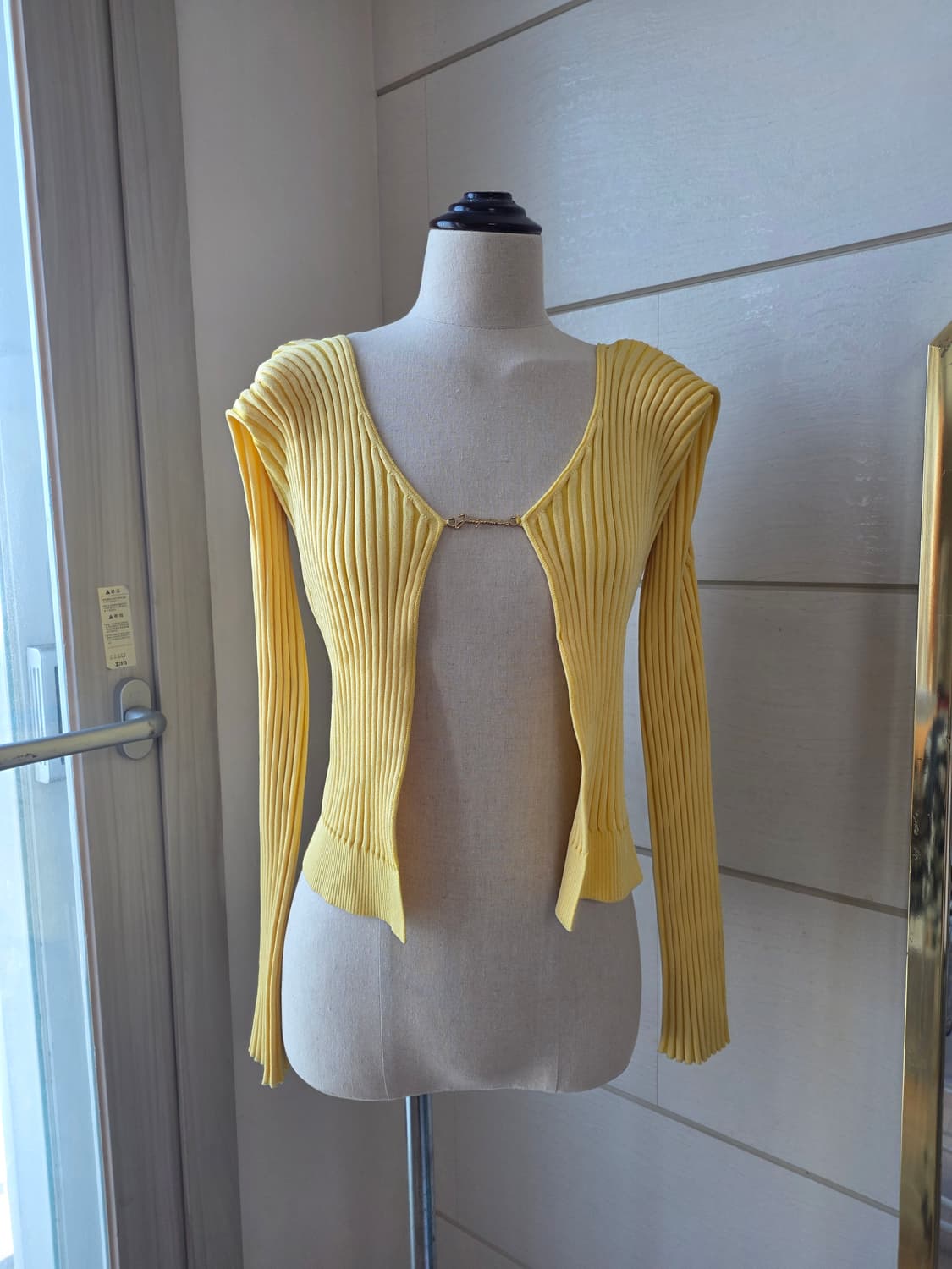 정품 자크뮈스 가디건 옐로우 fr38사이즈 상품이미지4