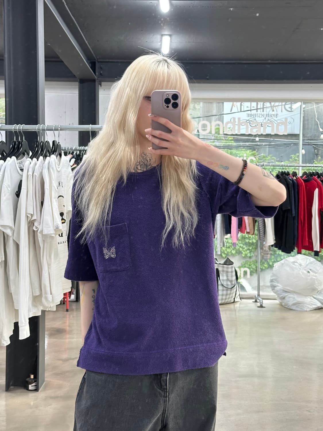 니들스 태리 빠삐용 EMB 포켓 티셔츠 반팔 퍼플 상품이미지1