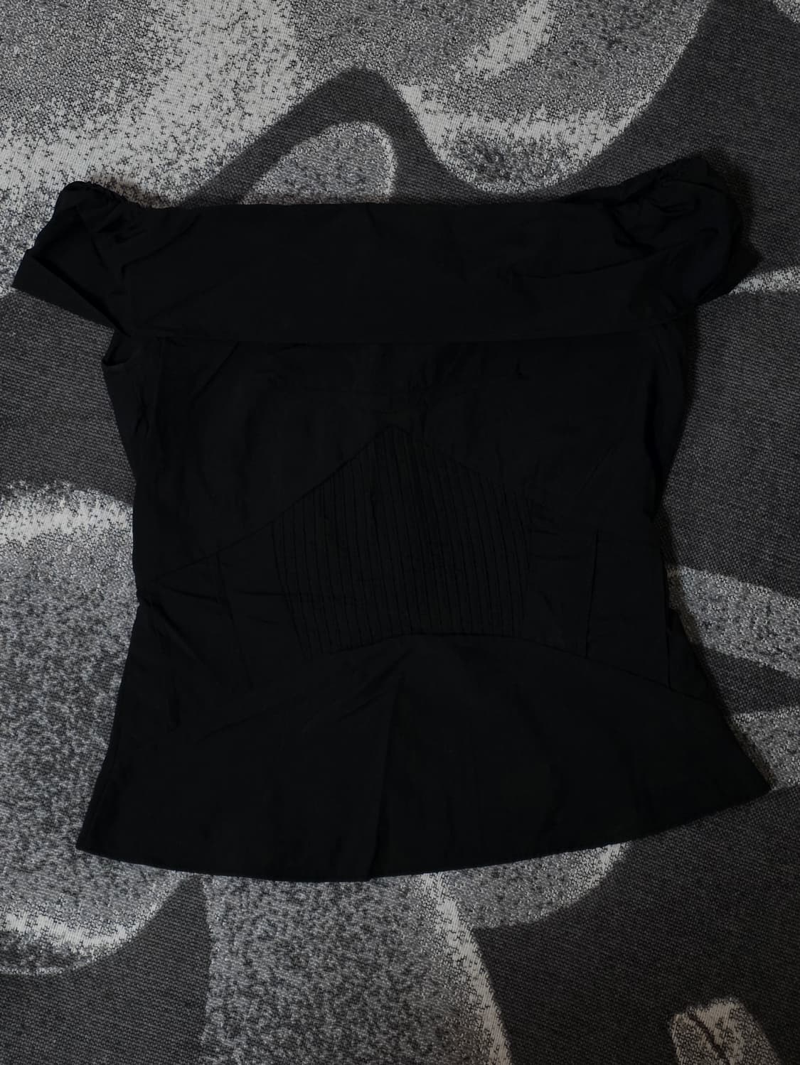 sinoon 시눈 오프숄더 핀턱 블라우스 블랙 상품이미지4