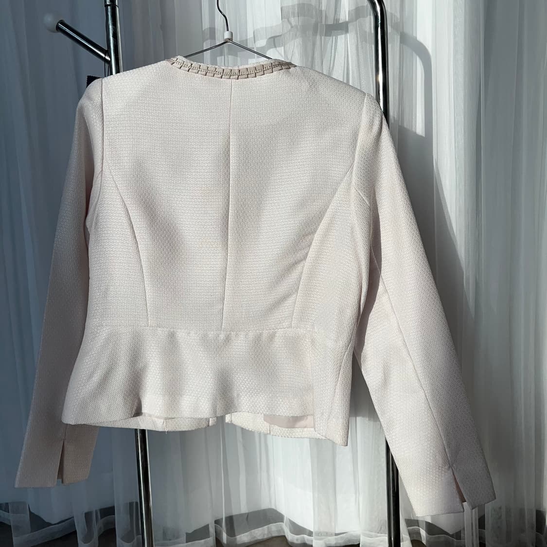 [백화점퀄 하객룩]아이보리 라인 장식 트위드 자켓 상품이미지3