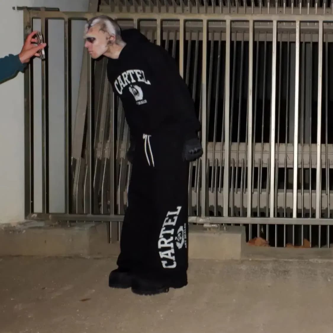 (구매글) 선데이오프클럽 카르텔 스웻팬츠 상품이미지1