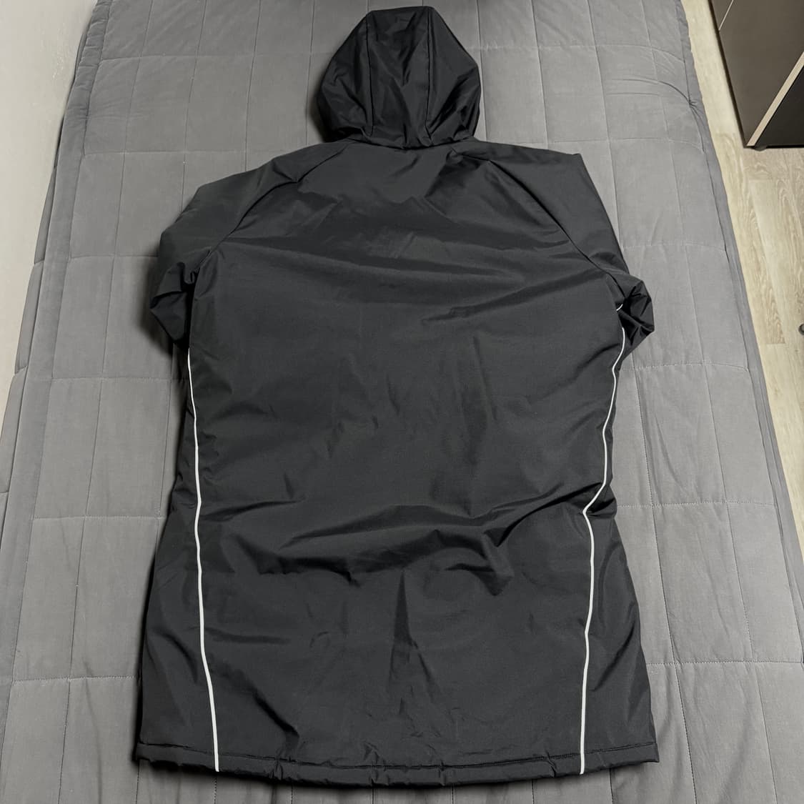 아디다스 티로 스타디움 패딩 파카 XL 사이즈 블랙 상품이미지2