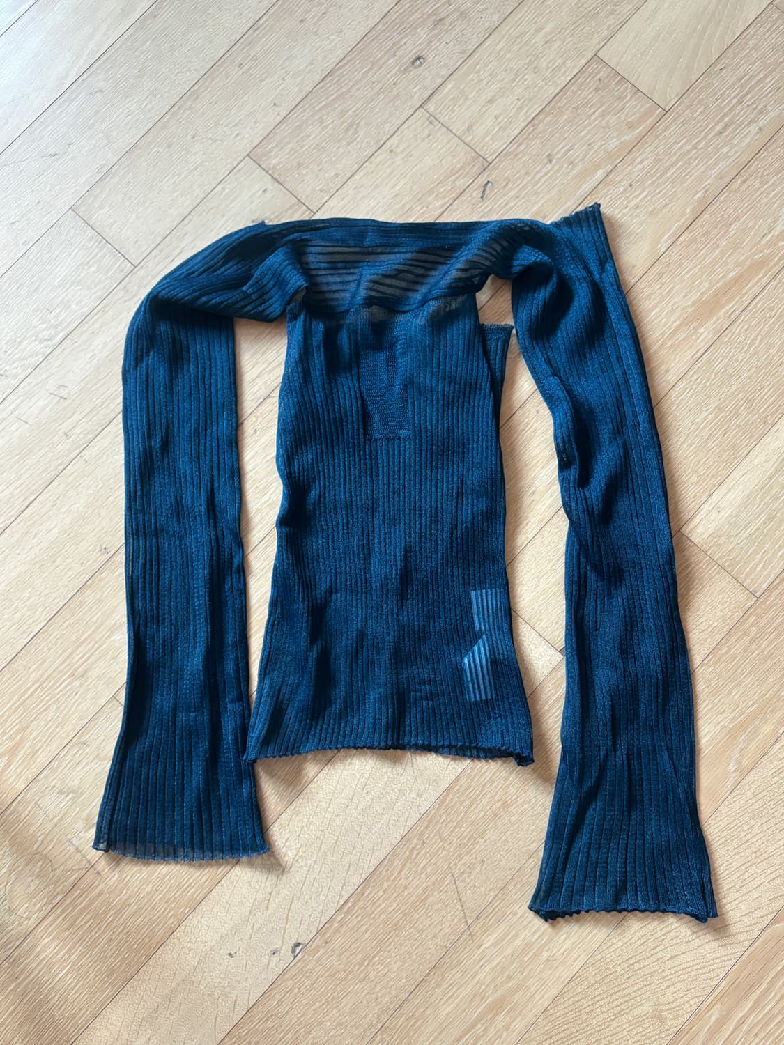 Ulika sanctus sheer tank top 울리카상투스 시어탑 상품이미지1