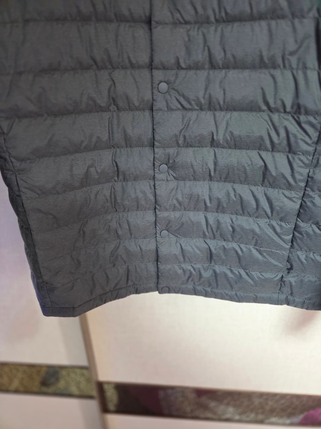 유니클로 울트라 라이트 다운 셔츠 자켓 회색100 상품이미지3