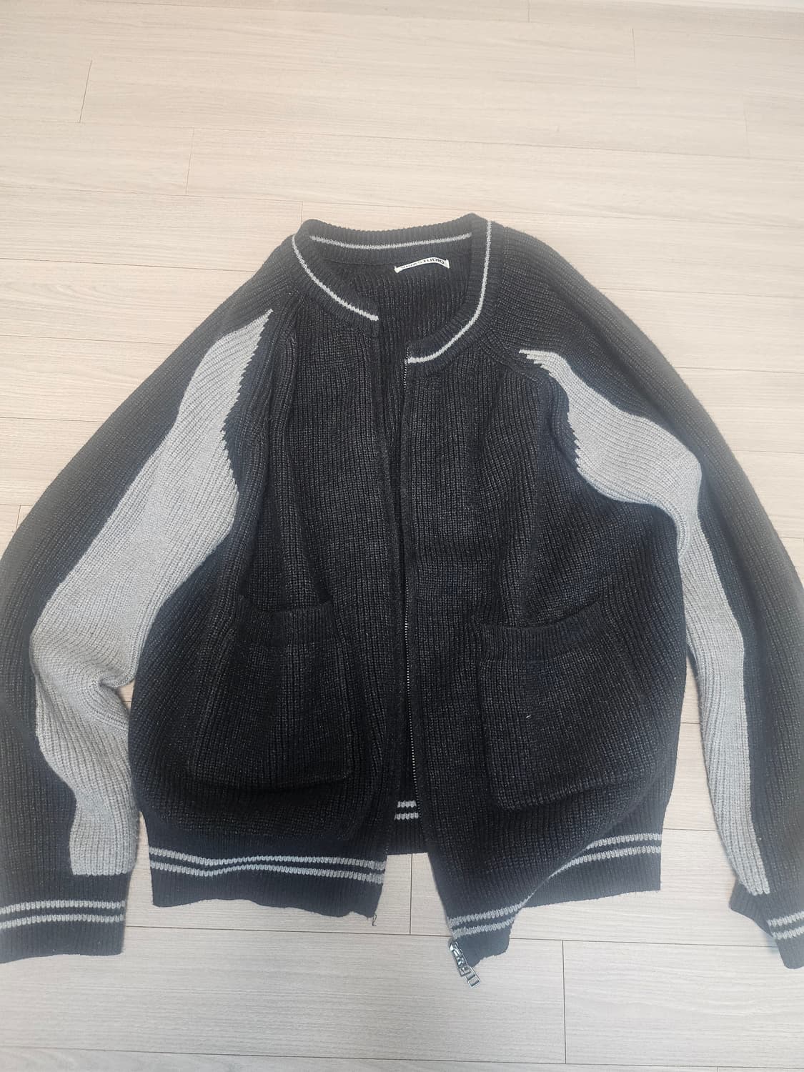 비바스튜디오 니트 집업 가디건 상품이미지1