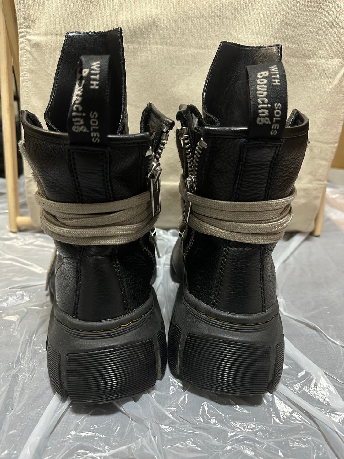 닥터마틴 x 릭오웬스 1460 DMXL 메가레이스 블랙 상품이미지3