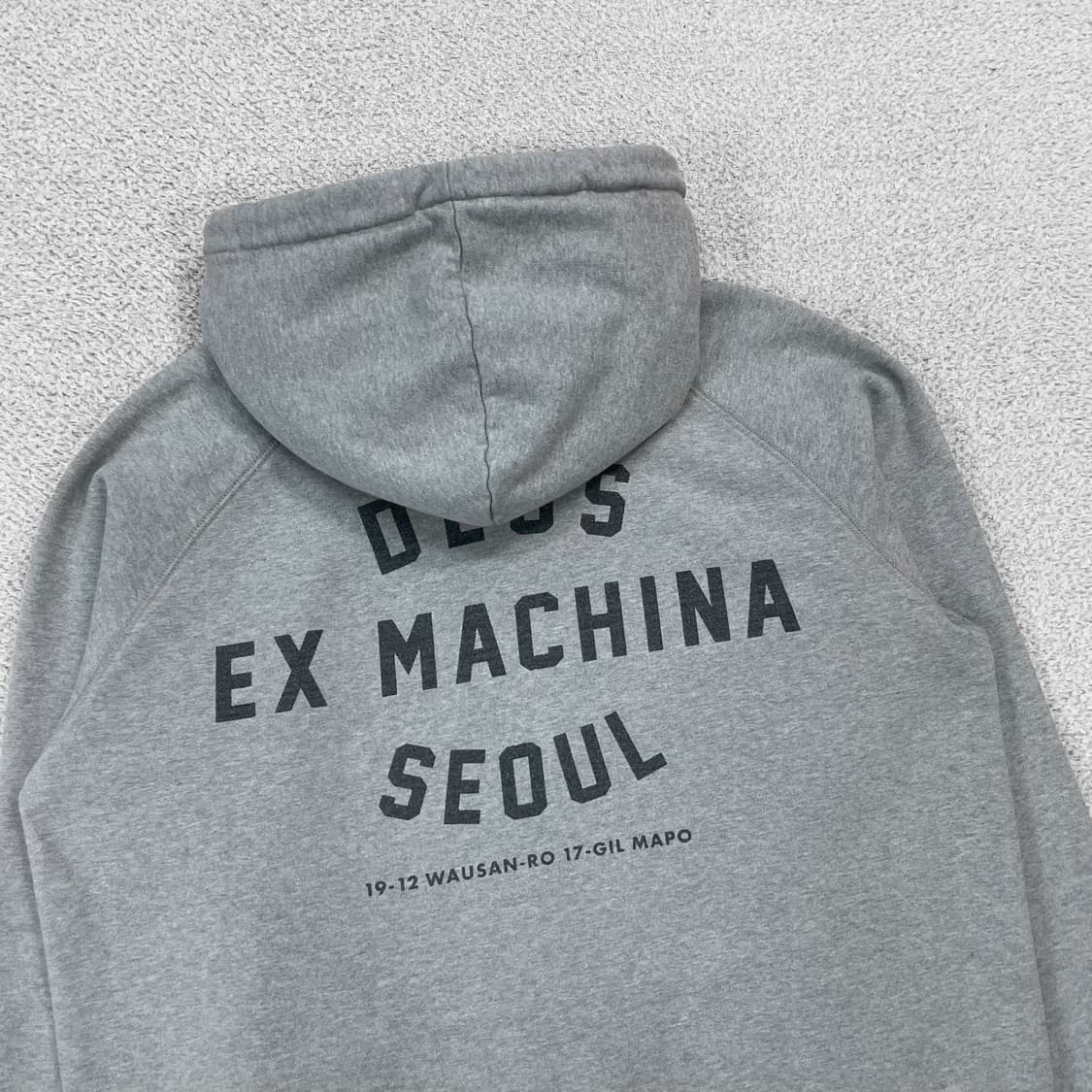 데우스엑스마키나 서울 어드레스 후드티 그레이 상품이미지3