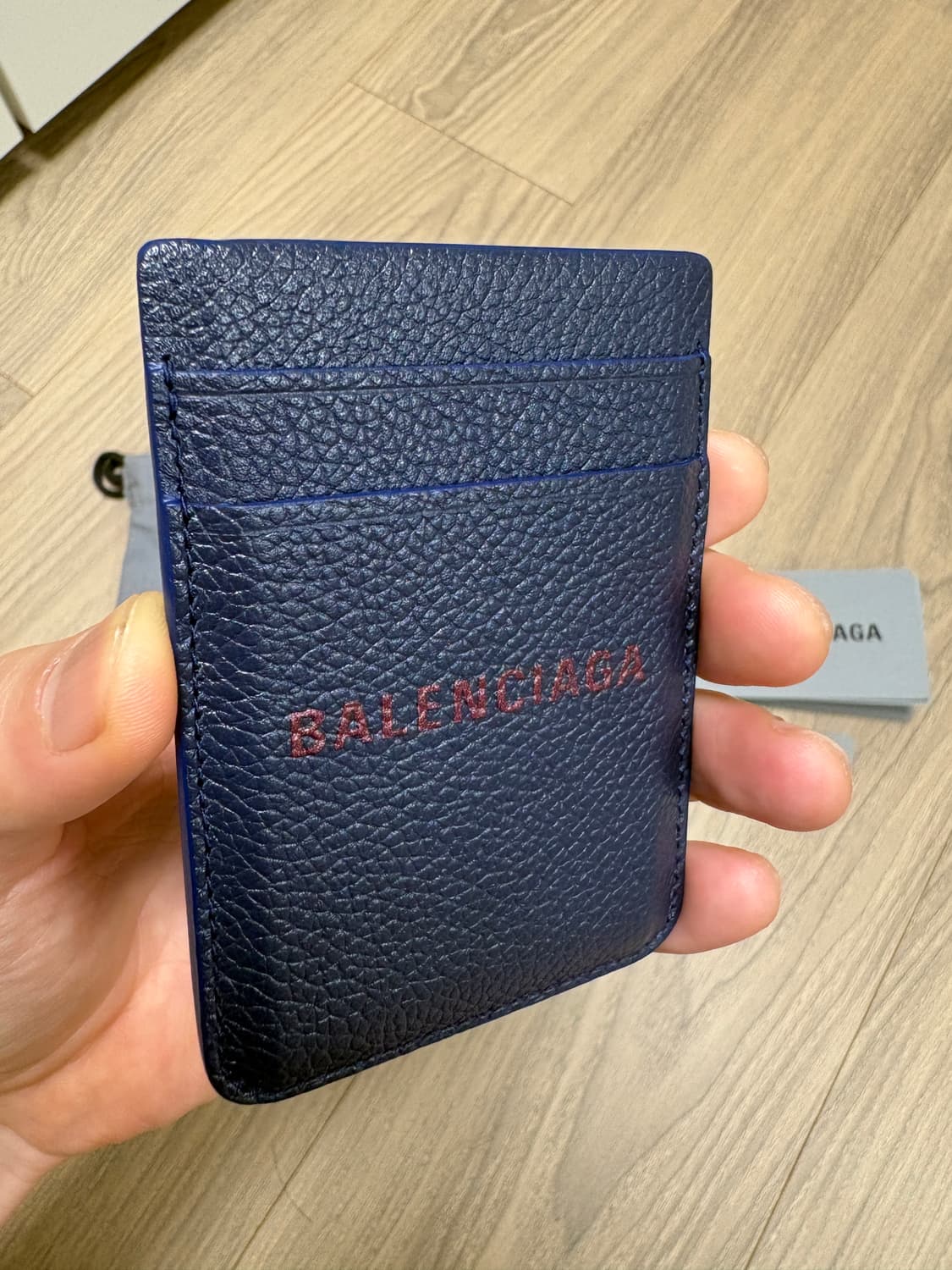 발렌시아가 맥세이프 카드지갑 상품이미지2