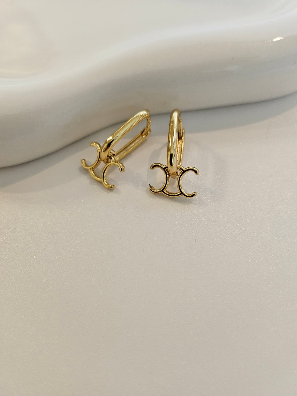 셀린느 트리오페  사각 원터치 귀걸이 금장 상품이미지2