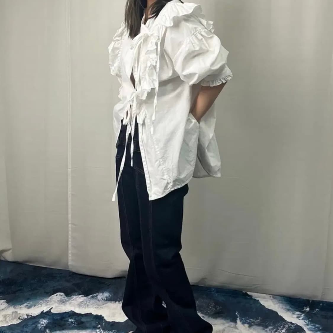 buttonless frill shirt 프릴 셔츠 상품이미지2